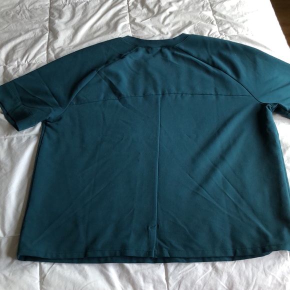 FIGS Karumba Raglan Top in Caribbean Blue - Picture 2 of 2